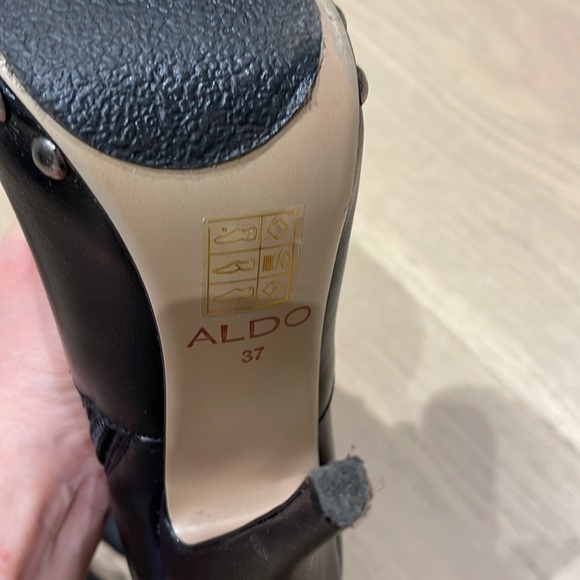 Over the knee boots - Picture 4 of 10